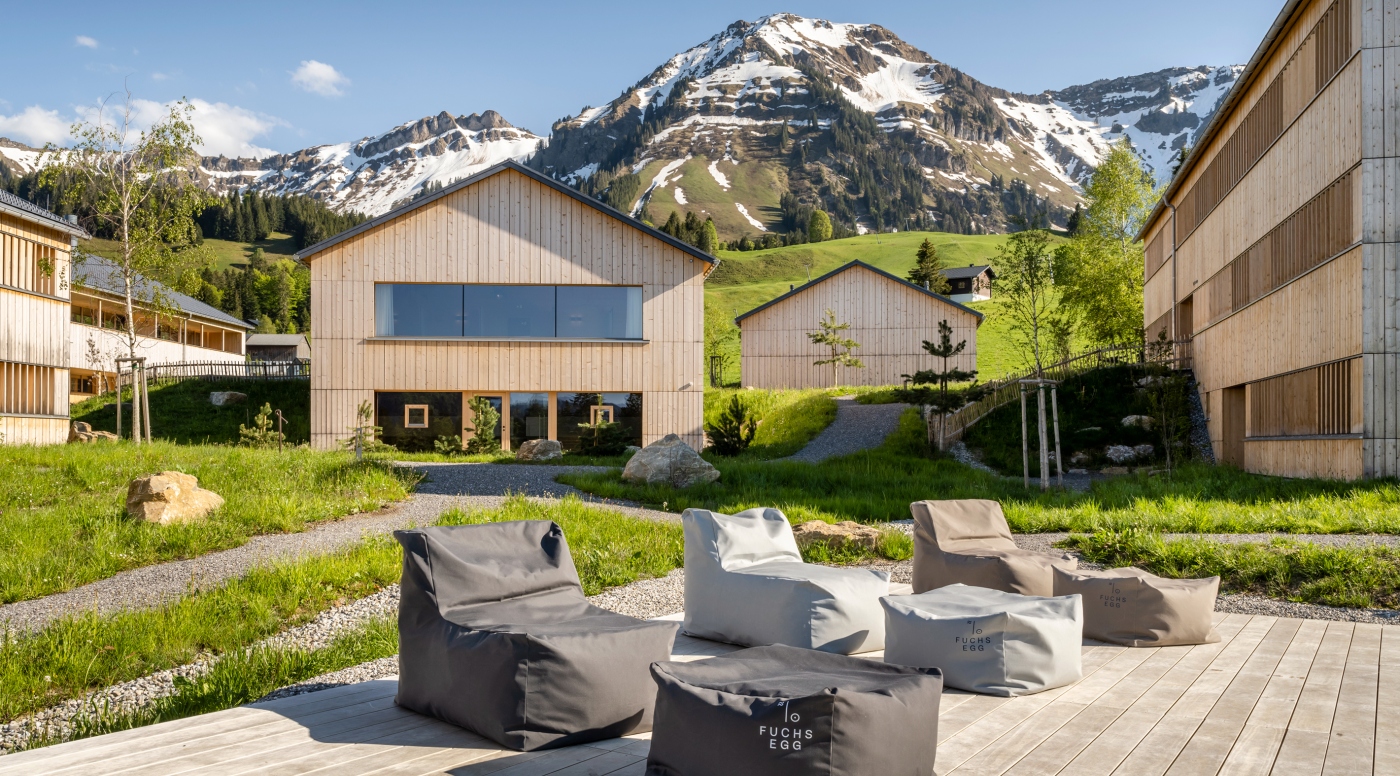 Yogaplattform Naturgarten Wellnesshotel Berghotel Spa