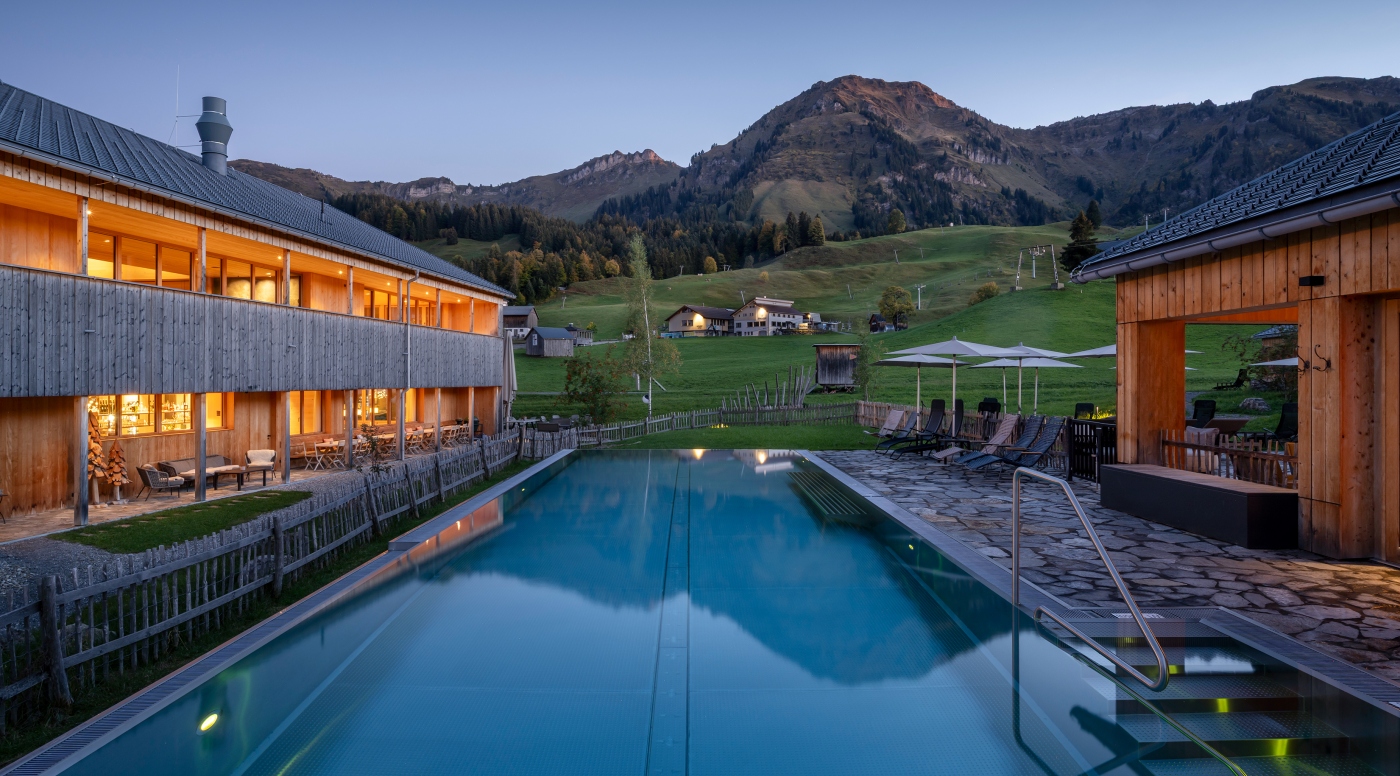 Herbst Außenpool Hotelpool