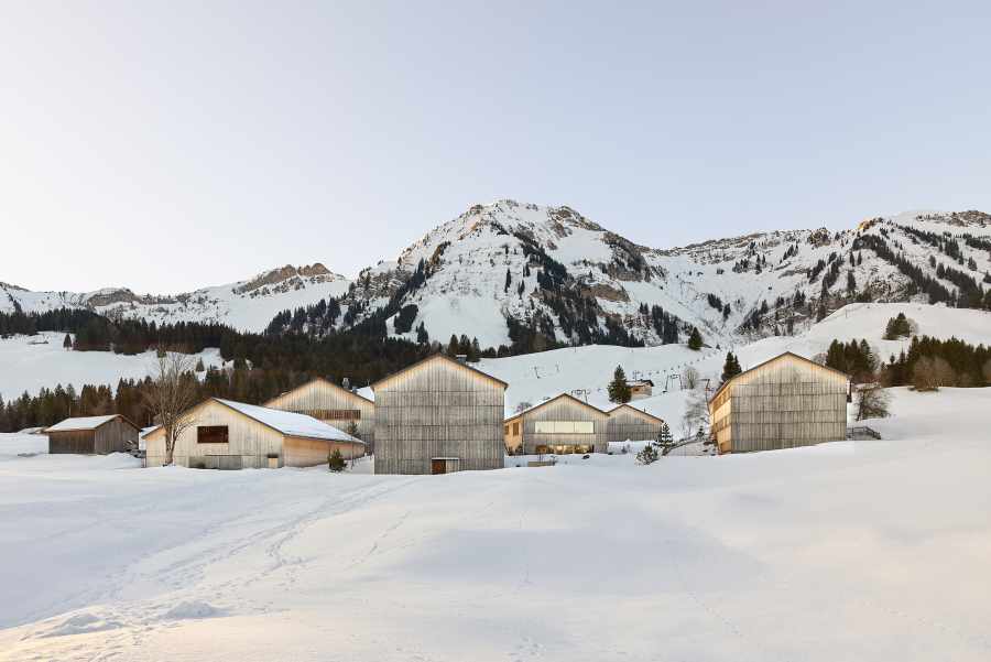 Architektur ispieriert vom Vorsäßdorf