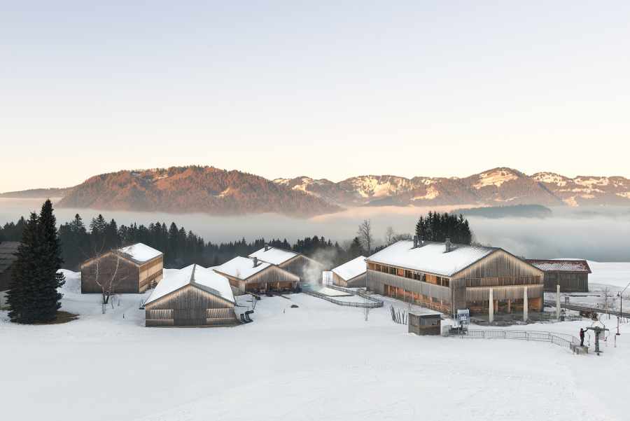 Aussenansicht Fuchsegg Blick vom Skilift aus