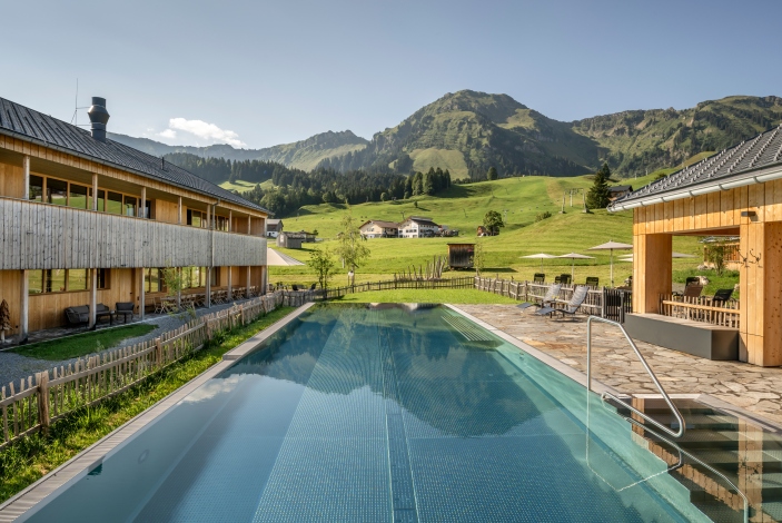Wellness Sommerferien Hotelpool