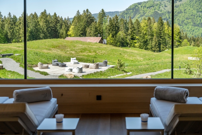 Wellnesshotel am Berg Spa Relaxen im Ruheraum Muttertag Wochenende